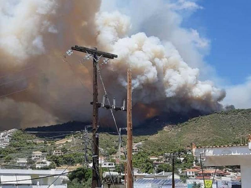 Κόρινθος: Ενισχύονται οι πυροσβεστικές δυνάμεις στις Κεχριές - Εκκενώθηκαν οικισμοί