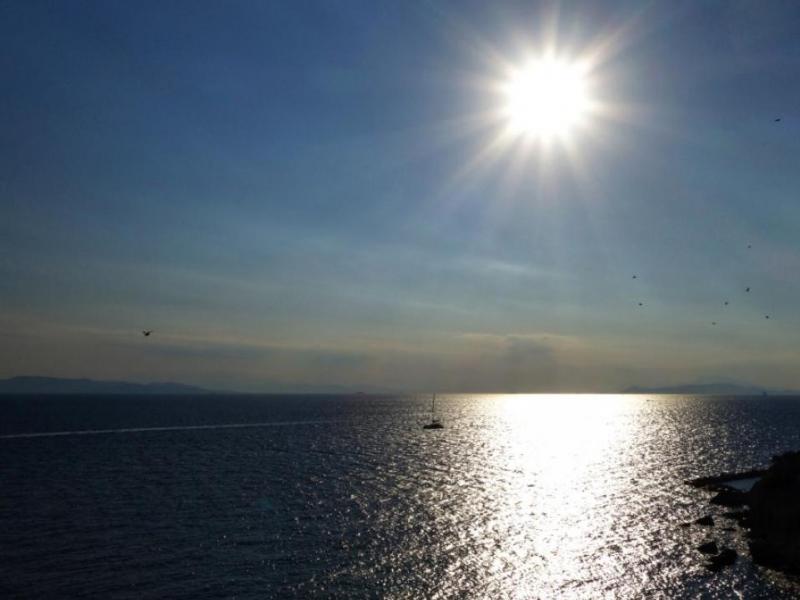 Αίθριος καιρός με άνοδο της θερμοκρασίας και ισχυροί άνεμοι στο Νότιο Αιγαίο