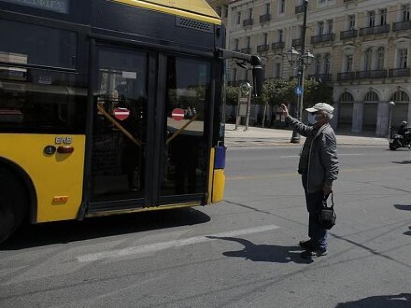 Κορονοϊός: Οι τρεις περιοχές στην Αττική που τρομάζουν - Ασφυξία στα Μέσα Μεταφοράς