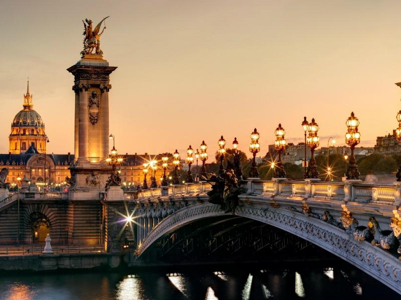 Παρίσι: «Κλείνουν οι διακόπτες» στην Πόλη του Φωτός -«Στο σκοτάδι» ο Πύργος του Άιφελ