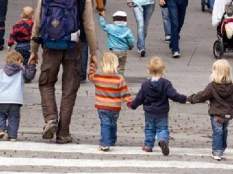 Τρίτεκνοι και πολύτεκνοι εκπαιδευτικοί: Δεν μελετά πρόσθετη μοριοδότηση για διορισμούς το Υπουργείο Παιδείας