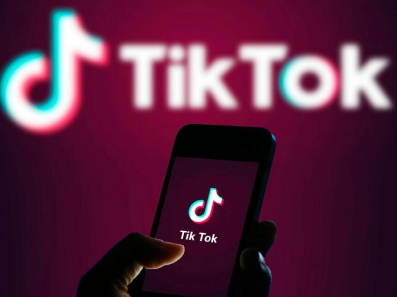 ΗΠΑ: Ο Τραμπ λέει ότι θα απαγορεύσει το TikTok στις ΗΠΑ