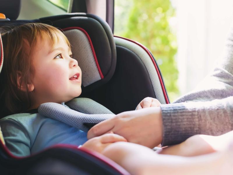 ΚΟΚ: Κάθισμα μέχρι τα 12 στο αυτοκίνητο – Μετά τα 16 τα παιδιά σε μηχανάκι