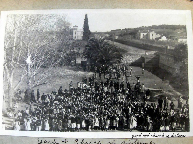 1922: 1.200 προσφυγόπουλα από τη Σμύρνη, στη Σκάλα Ωρωπού