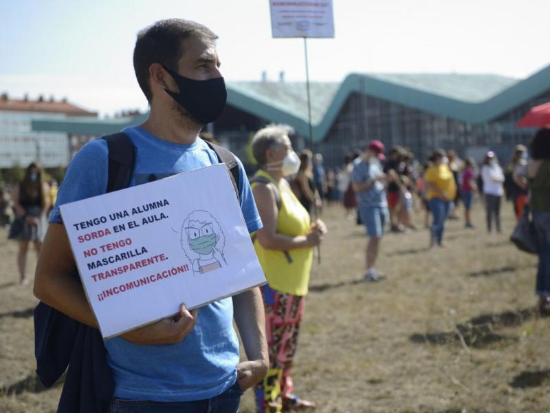 Ισπανία: Στους δρόμους δάσκαλοι και επαγγελματίες υγείας κατά του ελλιπούς σχεδιασμού για τον κορονοϊό