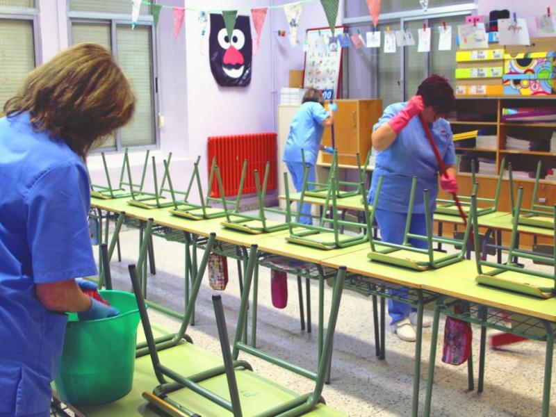 Σχολικές καθαρίστριες: Οξυμένα προβλήματα σε σχολείο της Αθήνας