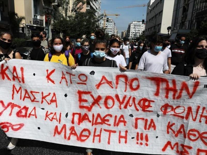 Η Ομοσπονδία Γονέων Αττικής για τις δηλώσεις Κεραμέως για τα υπό κατάληψη σχολεία