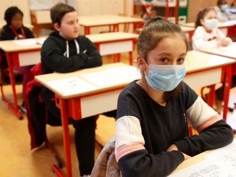 Κορονοϊός: Τη διενέργεια υγειονομικών ελέγχων στα σχολεία προβλέπει εγκύκλιος του υπουργείου Υγείας