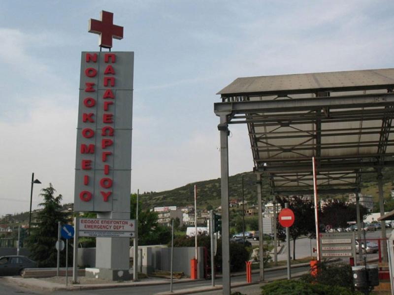 Θεσσαλονίκη: Σε κρίσιμη κατάσταση 16χρονος που παρασύρθηκε με το ποδήλατό του από όχημα της Αστυνομίας