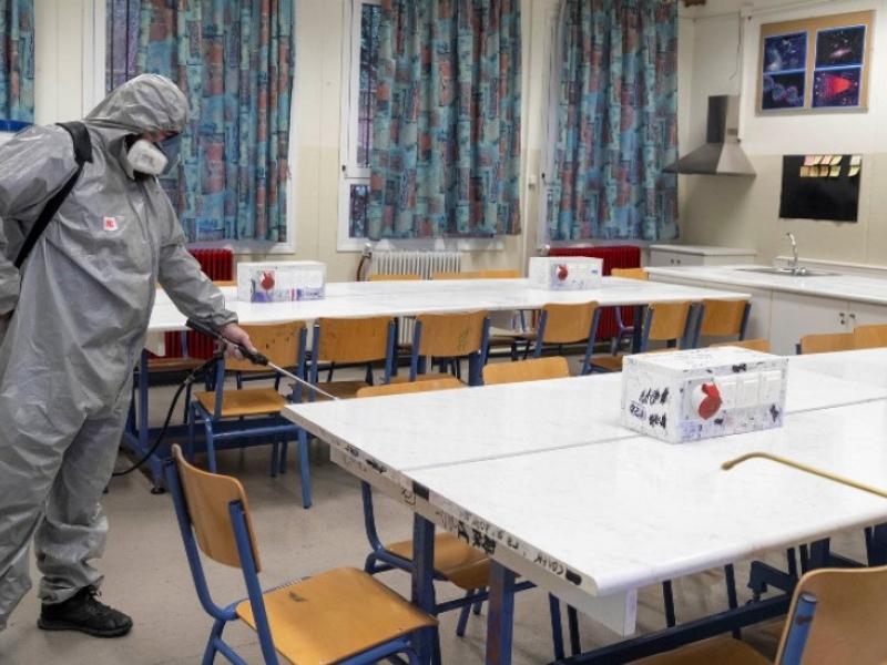 Καταγγελία: Ο ΕΟΔΥ ζήτησε να εξεταστούν με δικά τους έξοδα οι πιο στενές επαφές κρούσματος σε σχολείο της Καισαριανής – Οι καθηγητές δεν χρειάζεται να κάνουν τεστ