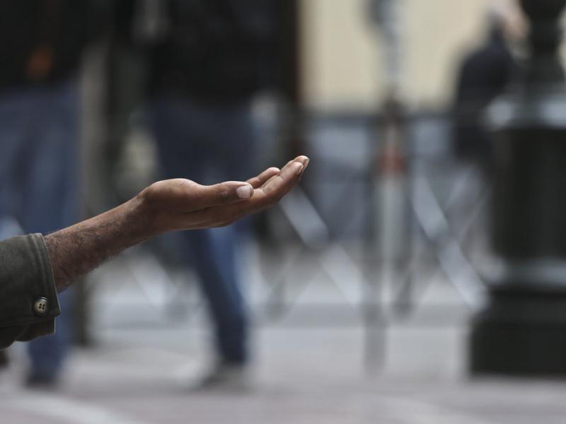 Eurostat: Ανησυχητική εικόνα για την ελληνική οικονομία - Ένας στους τέσσερις στα όρια της φτώχειας