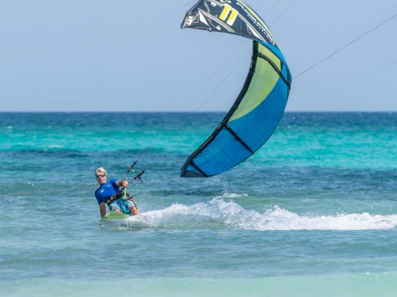 Kitesurfing
