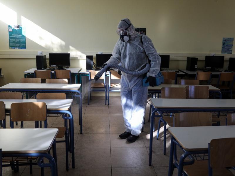 Άνοιγμα σχολείων: Ο σχεδιασμός, τα εμπόδια, η διχογνωμία