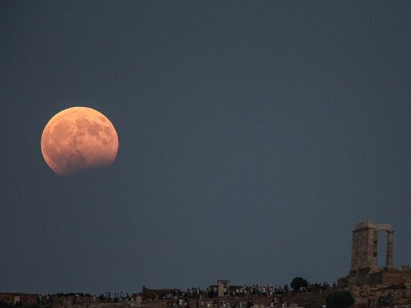 Πανσέληνος και ολική έκλειψη Σελήνης: Πότε θα είναι ορατή και στην Ελλάδα;