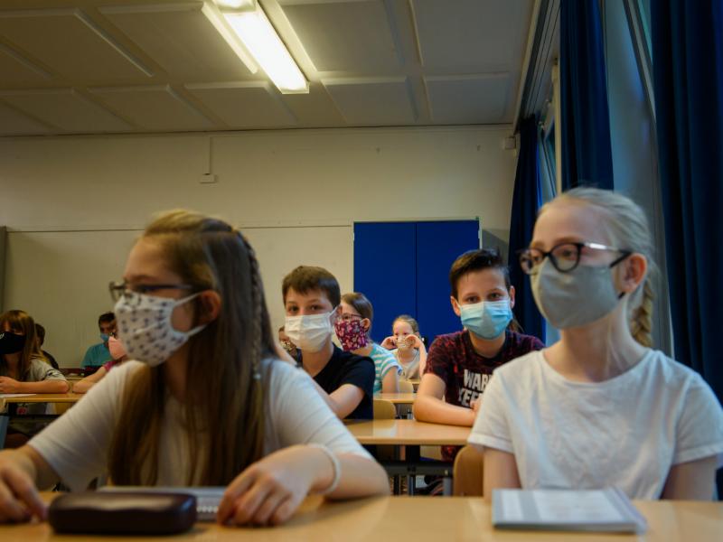 Γερμανία: Με γάντια και κουβέρτες οι μαθητές στα σχολεία – Aνοίγουν τα παράθυρα κάθε 20 λεπτά