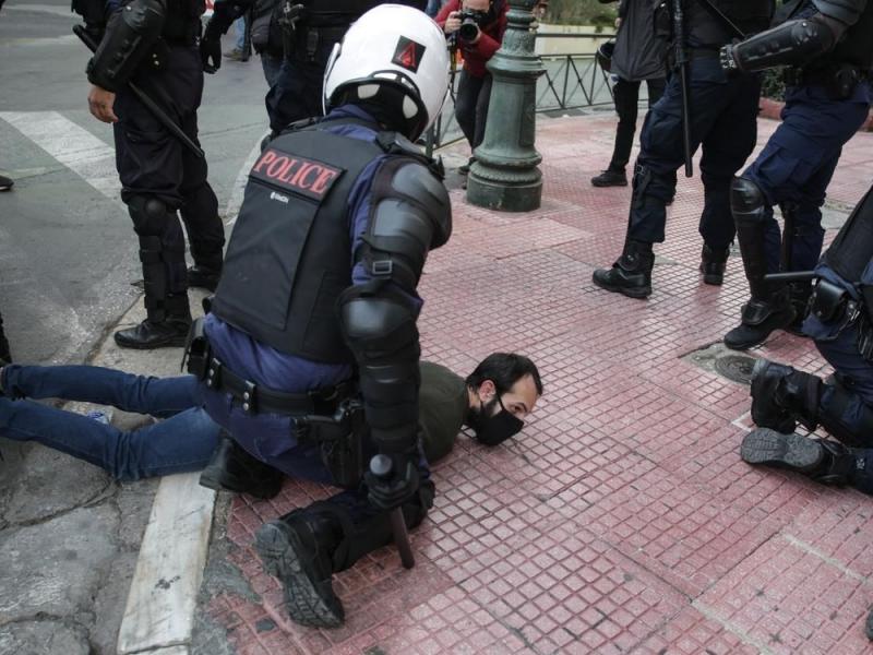 Ψήφισμα για τους 6 συλληφθέντες στη Θεσσαλονίκη, ανάμεσά τους και του δασκάλου Η. Σμήλιου