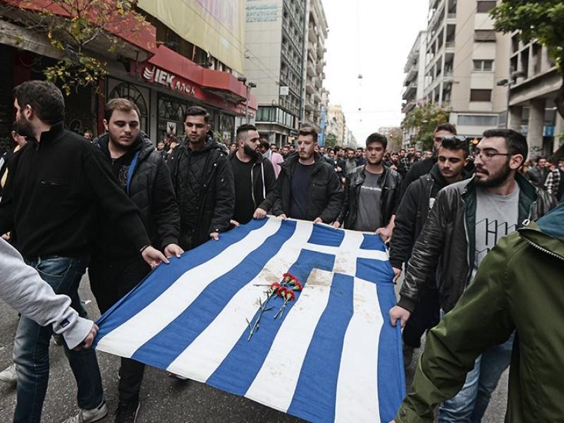 Σύγκρουση για πορεία Πολυτεχνείου: «Δε νοείται να γίνει» από Πέτσα, ναι από οργανώσεις