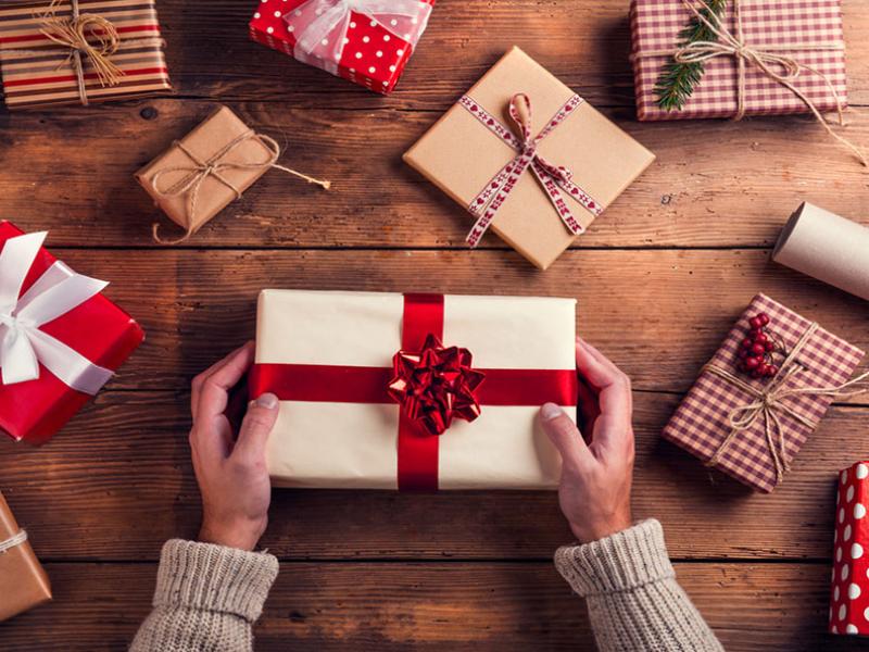 ΟΑΕΔ: Ξεκινάει σήμερα η πληρωμή του δώρου Χριστουγέννων