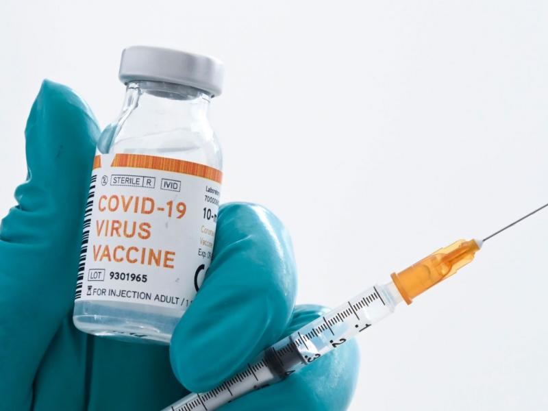 Εμβόλιο κορονοϊού: Οδηγίες για τη διαχείριση αλλεργικών αντιδράσεων