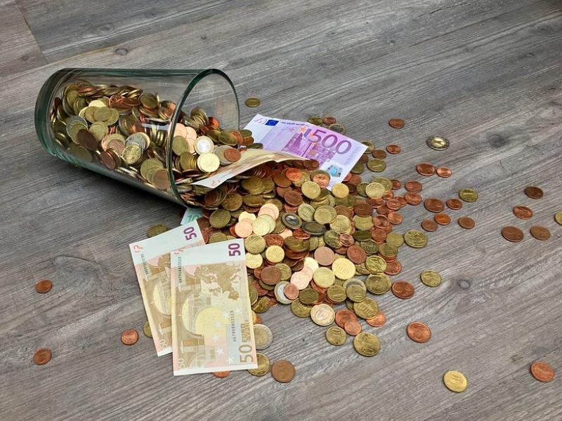 Επίδομα 800€: Ποιοι πληρώνονται σήμερα