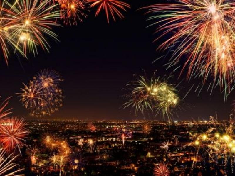 Πρωτοχρονιά στη Λαμία: Με τραγούδια και γλυκά υποδέχεται τον νέο χρόνο η Στερεά Ελλάδα
