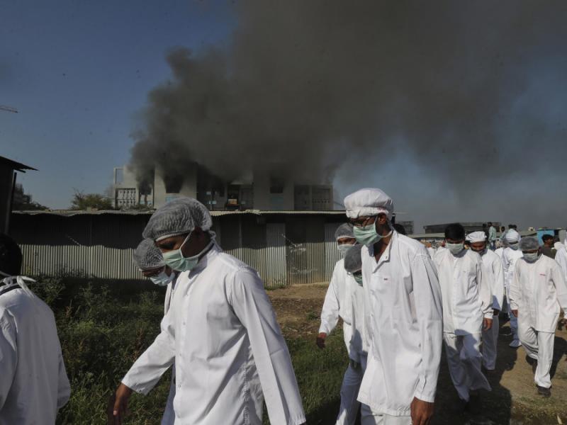 Ινδία: 5 νεκροί από πυρκαγιά στο μεγαλύτερο εργοστάσιο παρασκευής εμβολίων