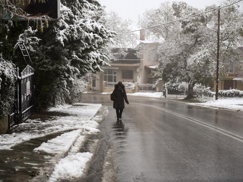 Κακοκαιρία: Έκτακτο δελτίο της ΕΜΥ - Σφοδρή χιονόπτωση στην Αττική