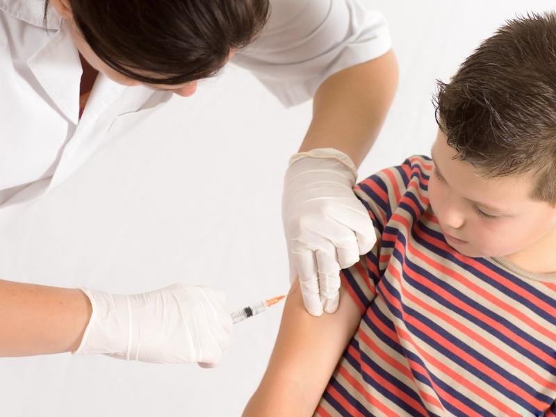 Εμβολιασμός παιδιών με Pfizer: Πόσο μειώνει τον κίνδυνο μόλυνσης από την Όμικρον