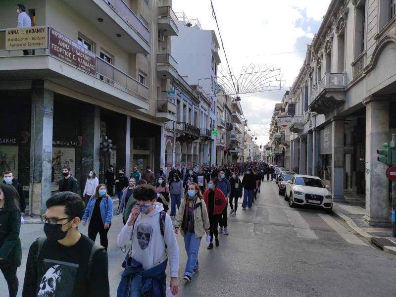 Πανεκπαιδευτικό συλλαλητήριο: Μαζικά οι φοιτητές και στην Πάτρα