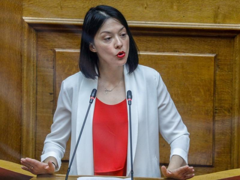 ΚΙΝΑΛ: Η κυβέρνηση να προστατεύσει τους εκπαιδευτικούς από επιθέσεις αρνητών