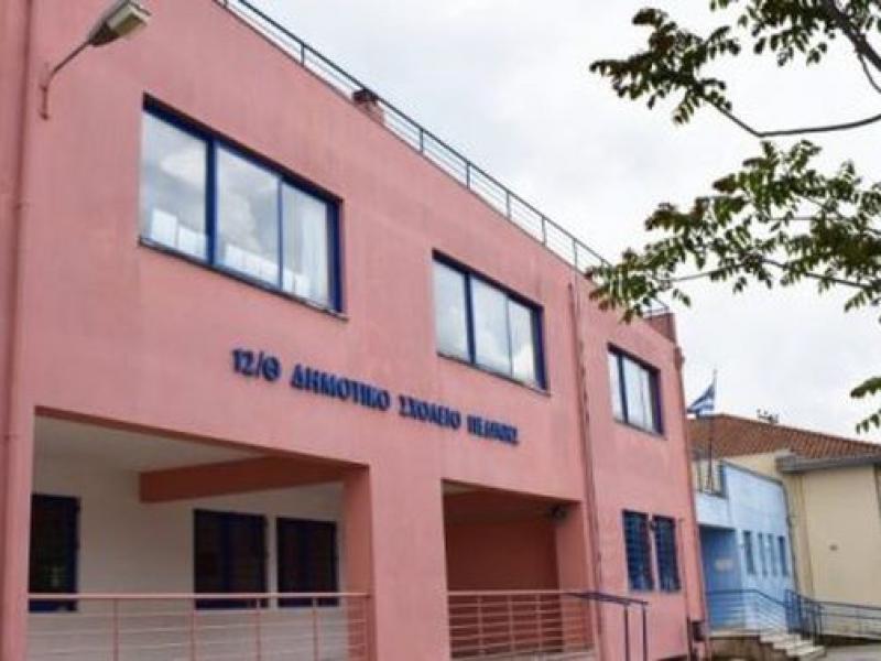 «Σταυρώνουν» εκπαιδευτικό θετικό στον κορονοϊό