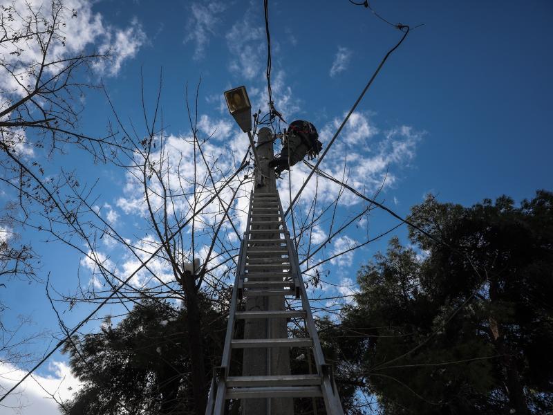 ΔΕΔΔΗΕ: Χωρίς ρεύμα περίπου 3.500 νοικοκυριά