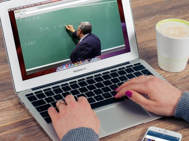 Τηλεκπαίδευση: Πότε θα «πέσει» το WebEx - Προβλήματα σύνδεσης για τους εκπαιδευτικούς