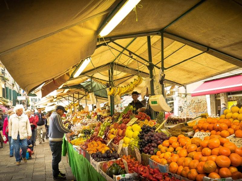 Νέο Νομοσχέδιο: Τι αλλάζει σε λαϊκές και υπαίθριες αγορές