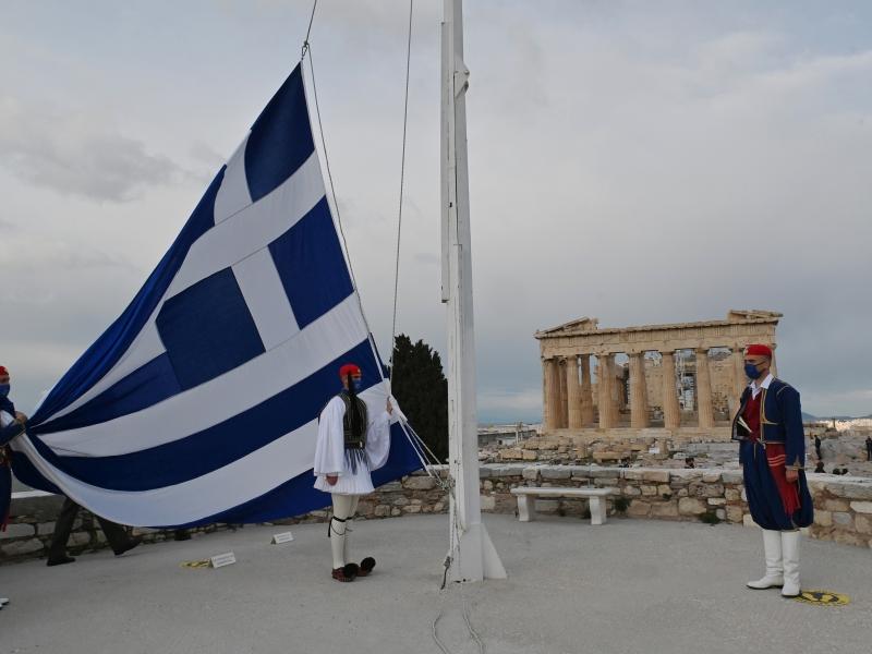 έπαρση σημαίας στην Ακρόπολη