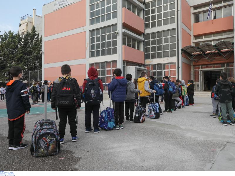 Σχολεία - Βασιλακόπουλος: Άνοιγμα σχολείων σε δεύτερη φάση