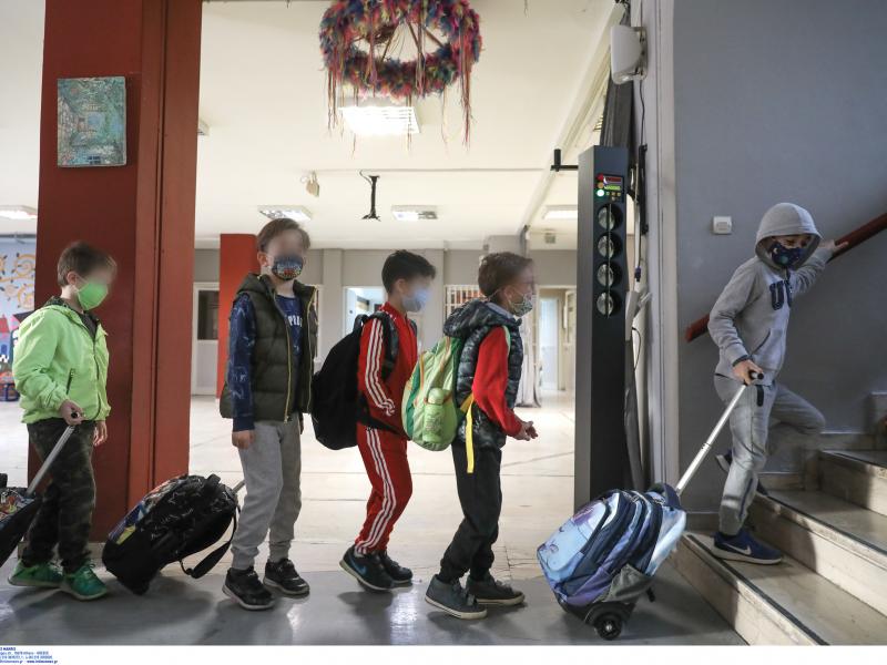 Άνοιγμα σχολείων – Βασιλακόπουλος: Δεν είναι απαραίτητη η καθολική χρήση μάσκας στα σχολεία