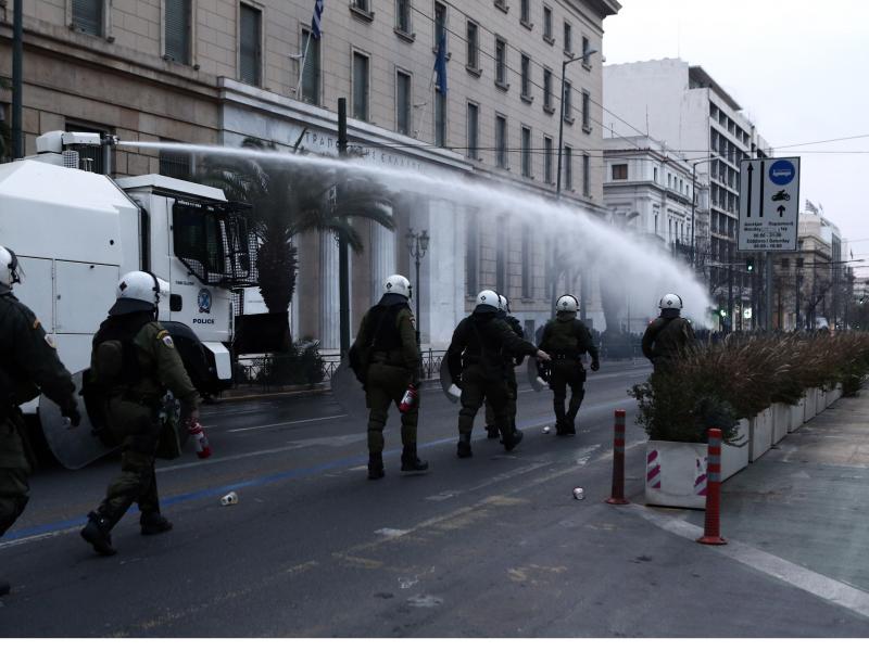 Κουφοντίνας: Επίθεση της αστυνομίας στη συγκέντρωση στην Αθηνα (Pics/Vid)