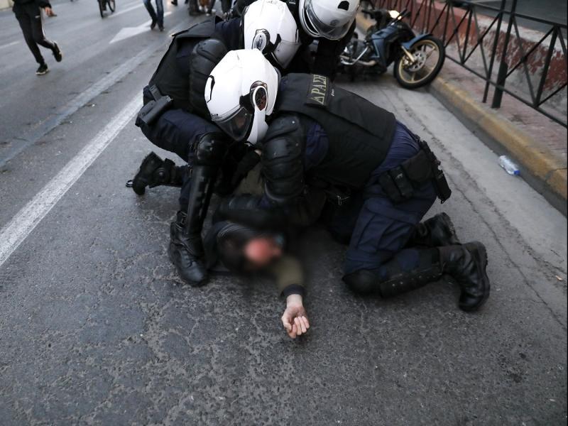 Διεθνής Αμνηστία: Κατάχρηση εξουσίας από τις ελληνικές αρχές για να καταπατήσουν το δικαίωμα στη διαμαρτυρία