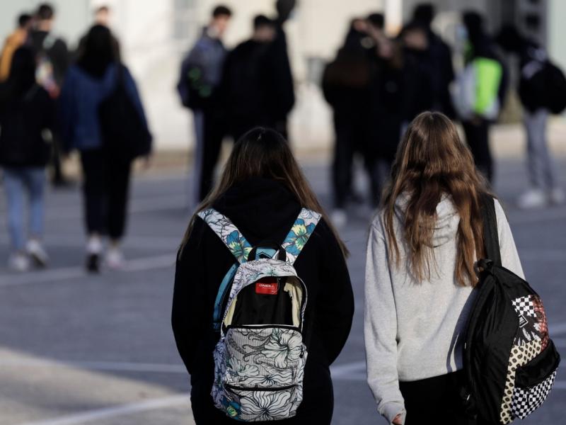 Αδιανόητο: Απουσίες σε μαθητές που συνοικούν με άτομα ευπαθών ομάδων!