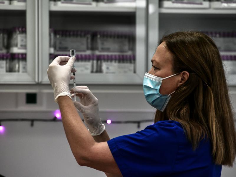 Κορονοϊός: Νέα ελπίδα για ανοσοκατεσταλμένους ή όσους δεν αναπτύσσουν υψηλή προστασία από τα εμβόλια