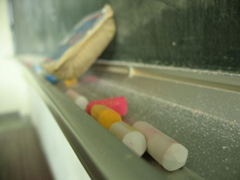 Σχολεία: Η κατάργηση των σχολικών επιτροπών φέρνει Διευθυντές-μάνατζερ που θα αναζητούν χορηγούς