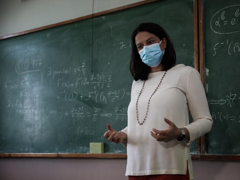 Sxoleia Ypo Syzhthsh Oi Proagwgikes E3etaseis Gymnasiwn Lykeiwn Alfavita