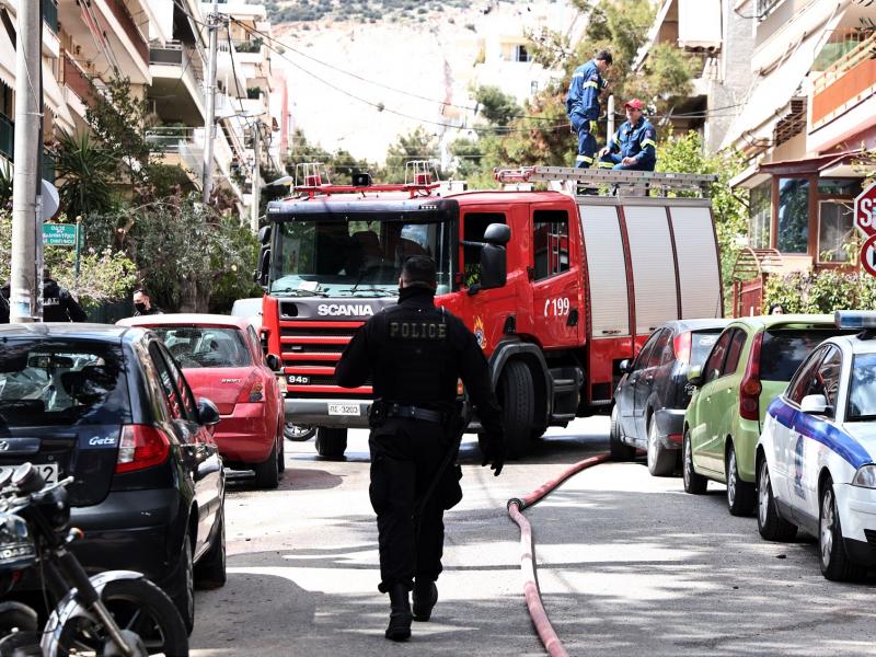 Υπό έλεγχο η πυρκαγιά σε διαμέρισμα στην πλατεία Κολιάτσου