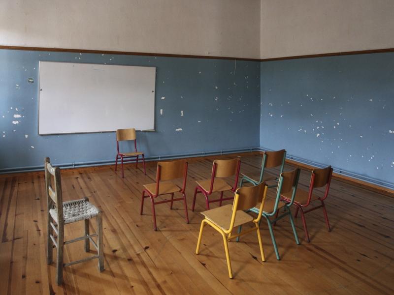 «Λουκέτο» σε σχολείο λόγω κτιριακών προβλημάτων: Διασκορπίζουν 200 μαθητές σε Ν. Σμύρνη, Καλλιθέα, Π. Φάληρο