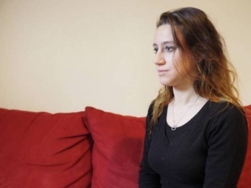 Αρχίζει η δίκη της Βάλερι Μπακότ: Σκότωσε τον πατριό και σύζυγό της μετά από χρόνια κακοποίησης