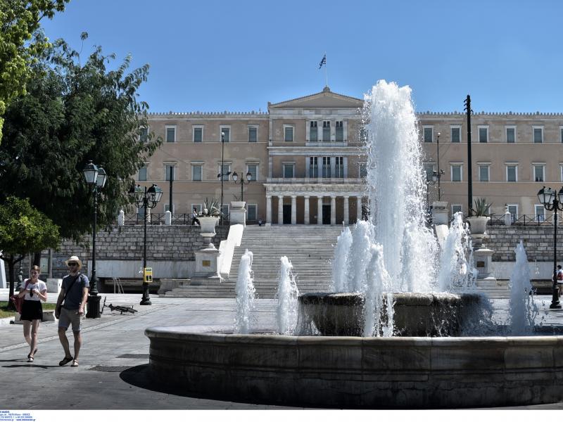 Ο καιρός αύριο Σάββατο 12 Ιουλίου 2025 – Άνεμοι, θερμοκρασία και τάσεις πενθημέρου