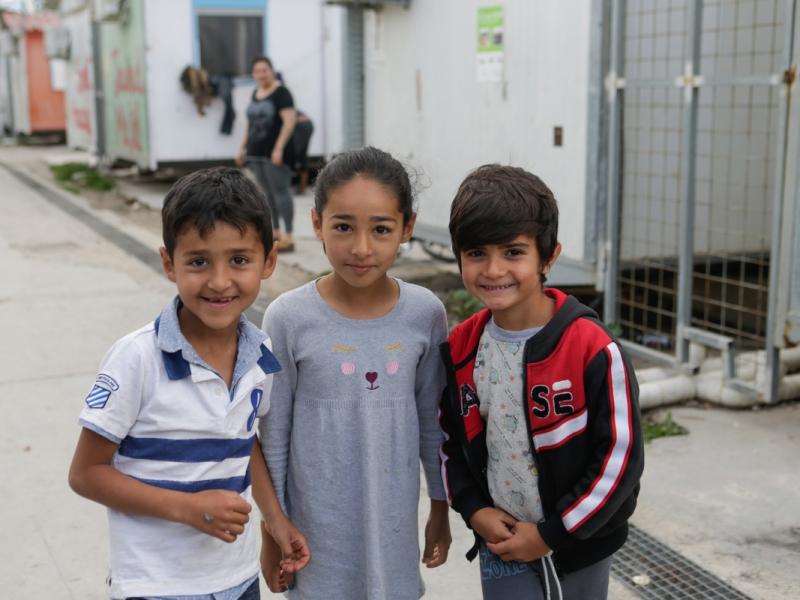 Δομή Ελαιώνα: «Πετάνε παιδιά προσφύγων εκτός σχολείων για να προχωρήσουν τα έργα ανάπλασης στον Βοτανικό»