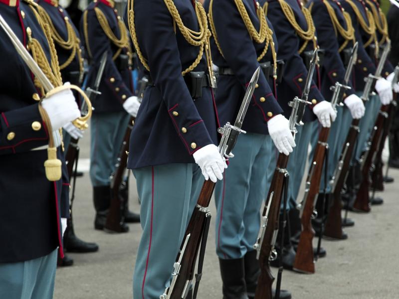 Στρατιωτικές σχολές: Αυξάνουν τον αριθμό εισακτέων για να καλύψουν τις κενές θέσεις λόγω ΕΒΕ