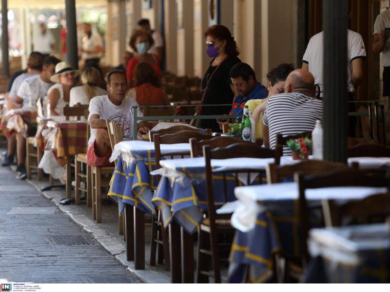 ΦΠΑ: Επιστρέφει στο 24% στα αναψυκτικά- Μόνιμα στο 13% σε μεταφορές, τουρισμό και πολιτισμό